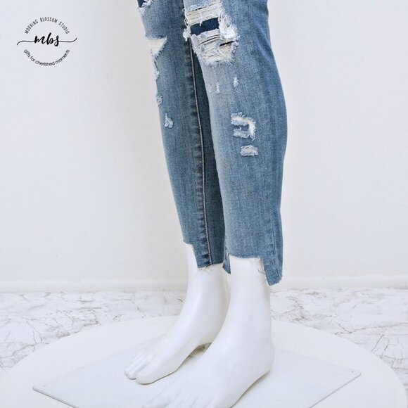 American Eagle Super Stretch Low Waist Distressed Raw Hem Jeggings - Picture 11 of 14